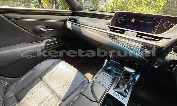 Buy Used Lexus ES White Car in Bandar Seri Begawan in Brunei-Muara Buy Used Lexus ES White Car in Bandar Seri Begawan in Brunei-Muara