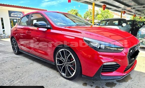 Buy Used Hyundai i30 Red Car in Bandar Seri Begawan in Brunei-Muara