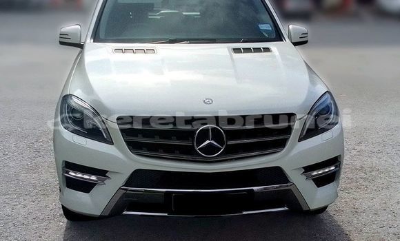 Buy Used Mercedes-Benz ML–Class White Car in Bandar Seri Begawan in Brunei-Muara Buy Used Mercedes-Benz ML–Class White Car in Bandar Seri Begawan in Brunei-Muara