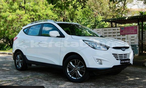 Buy Used Hyundai Tucson White Car in Bandar Seri Begawan in Brunei-Muara Buy Used Hyundai Tucson White Car in Bandar Seri Begawan in Brunei-Muara