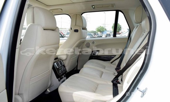 Buy Import Land Rover Range Rover White Car in Import - Dubai in Belait Buy Import Land Rover Range Rover White Car in Import - Dubai in Belait