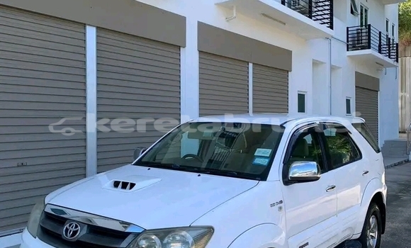 Buy Used Toyota Fortuner White Car in Tutong in Tutong Buy Used Toyota Fortuner White Car in Tutong in Tutong