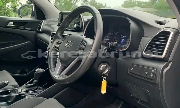 Buy Used Hyundai Tucson White Car in Bangar in Temburong Buy Used Hyundai Tucson White Car in Bangar in Temburong