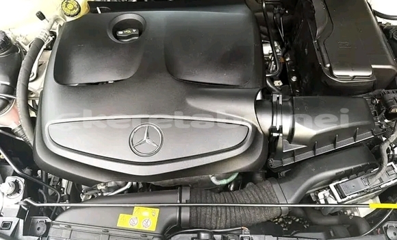 Buy Used Mercedes-Benz C-Classe White Car in Bangar in Temburong Buy Used Mercedes-Benz C-Classe White Car in Bangar in Temburong