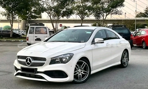 Buy Used Mercedes-Benz C-Classe White Car in Bangar in Temburong Buy Used Mercedes-Benz C-Classe White Car in Bangar in Temburong