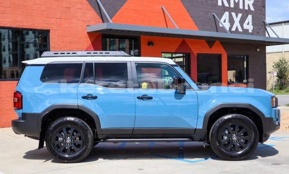 Buy Used Toyota Land Cruiser Other Car in Bandar Seri Begawan in Brunei-Muara Buy Used Toyota Land Cruiser Other Car in Bandar Seri Begawan in Brunei-Muara