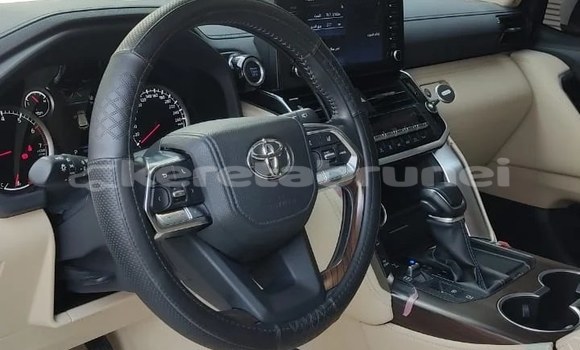 Buy Used Toyota Land Cruiser White Car in Bandar Seri Begawan in Brunei-Muara Buy Used Toyota Land Cruiser White Car in Bandar Seri Begawan in Brunei-Muara