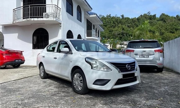 Buy Used Nissan Navara White Car in Bandar Seri Begawan in Brunei-Muara