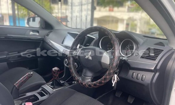 Buy Used Mitsubishi Lancer White Car in Bandar Seri Begawan in Brunei-Muara Buy Used Mitsubishi Lancer White Car in Bandar Seri Begawan in Brunei-Muara