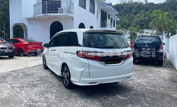 Buy Used Honda Odyssey White Car in Bandar Seri Begawan in Brunei-Muara Buy Used Honda Odyssey White Car in Bandar Seri Begawan in Brunei-Muara