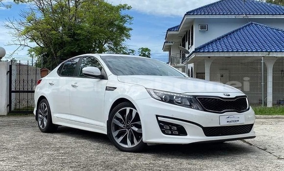 Buy Used Kia Opirus White Car in Bandar Seri Begawan in Brunei-Muara Buy Used Kia Opirus White Car in Bandar Seri Begawan in Brunei-Muara