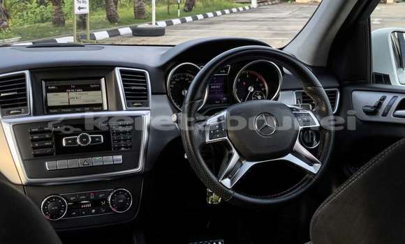 Buy Used Mercedes-Benz ML–Class White Car in Bandar Seri Begawan in Brunei-Muara Buy Used Mercedes-Benz ML–Class White Car in Bandar Seri Begawan in Brunei-Muara