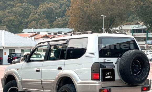 Buy Used Toyota Land Cruiser White Car in Bandar Seri Begawan in Brunei-Muara Buy Used Toyota Land Cruiser White Car in Bandar Seri Begawan in Brunei-Muara