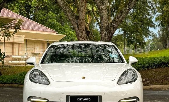 Buy Used Porsche Panamera White Car in Bandar Seri Begawan in Brunei-Muara Buy Used Porsche Panamera White Car in Bandar Seri Begawan in Brunei-Muara