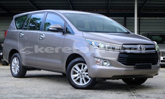 Buy Used Toyota innova Brown Car in Bandar Seri Begawan in Brunei-Muara Buy Used Toyota innova Brown Car in Bandar Seri Begawan in Brunei-Muara