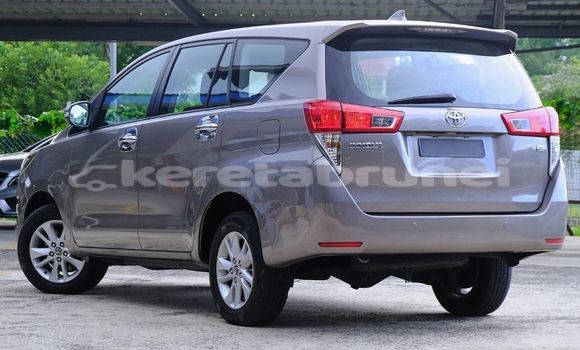 Buy Used Toyota innova Brown Car in Bandar Seri Begawan in Brunei-Muara Buy Used Toyota innova Brown Car in Bandar Seri Begawan in Brunei-Muara
