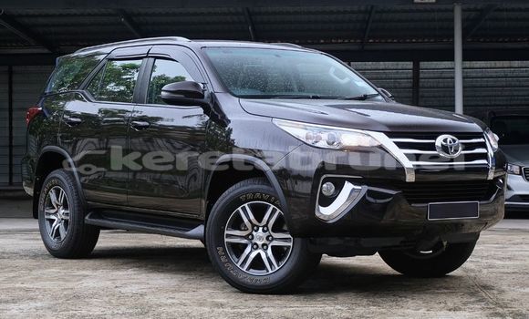 Buy Used Toyota Fortuner Brown Car in Bandar Seri Begawan in Brunei-Muara Buy Used Toyota Fortuner Brown Car in Bandar Seri Begawan in Brunei-Muara