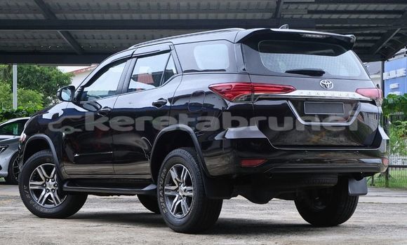 Buy Used Toyota Fortuner Brown Car in Bandar Seri Begawan in Brunei-Muara Buy Used Toyota Fortuner Brown Car in Bandar Seri Begawan in Brunei-Muara