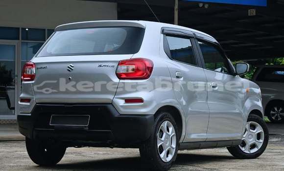 Buy Used Suzuki Swift Silver Car in Bandar Seri Begawan in Brunei-Muara Buy Used Suzuki Swift Silver Car in Bandar Seri Begawan in Brunei-Muara