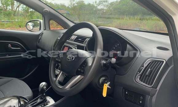 Buy Used Kia Rio White Car in Bandar Seri Begawan in Brunei-Muara Buy Used Kia Rio White Car in Bandar Seri Begawan in Brunei-Muara