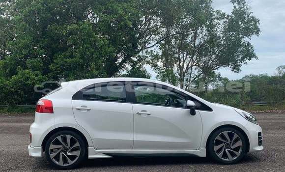 Buy Used Kia Rio White Car in Bandar Seri Begawan in Brunei-Muara Buy Used Kia Rio White Car in Bandar Seri Begawan in Brunei-Muara