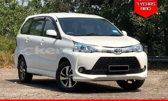 Buy Used Toyota Avanza White Car in Bandar Seri Begawan in Brunei-Muara