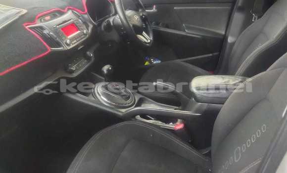 Buy Used Kia Sportage Silver Car in Bandar Seri Begawan in Brunei-Muara Buy Used Kia Sportage Silver Car in Bandar Seri Begawan in Brunei-Muara