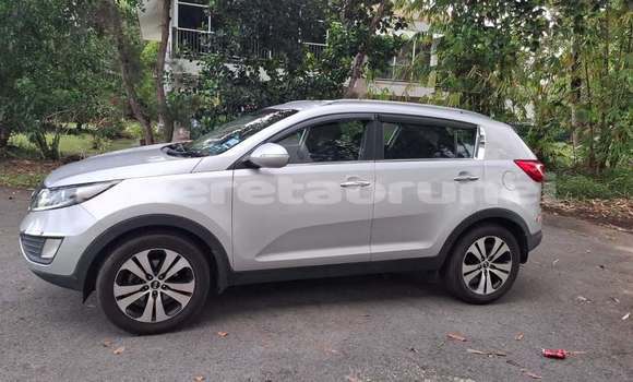 Buy Used Kia Sportage Red Car in Bandar Seri Begawan in Brunei-Muara Buy Used Kia Sportage Red Car in Bandar Seri Begawan in Brunei-Muara