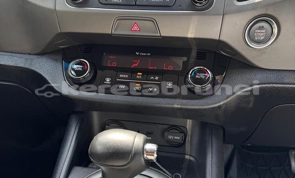 Buy Used Kia Sportage Red Car in Bandar Seri Begawan in Brunei-Muara Buy Used Kia Sportage Red Car in Bandar Seri Begawan in Brunei-Muara