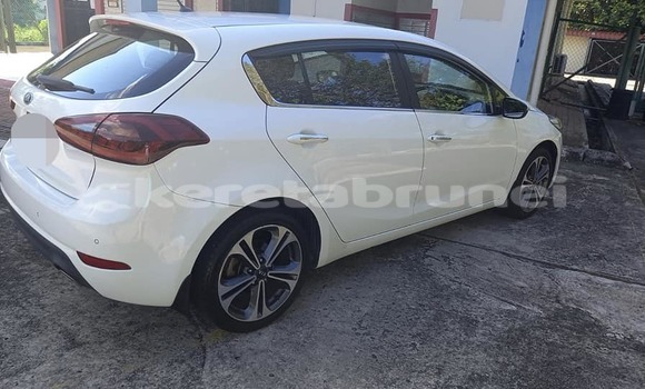 Buy Used Kia Cerato White Car in Bandar Seri Begawan in Brunei-Muara Buy Used Kia Cerato White Car in Bandar Seri Begawan in Brunei-Muara