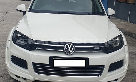 Buy Used Volkswagen Touareg White Car in Bandar Seri Begawan in Brunei-Muara Buy Used Volkswagen Touareg White Car in Bandar Seri Begawan in Brunei-Muara