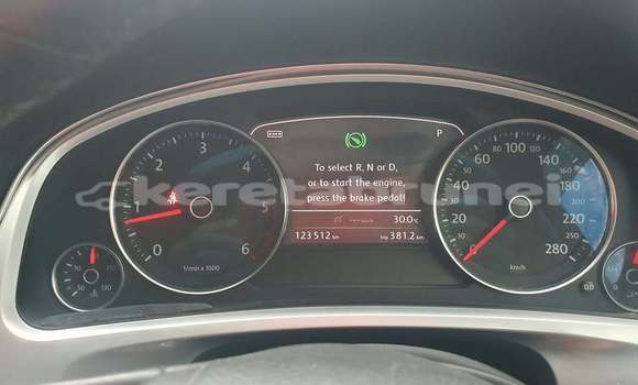 Buy Used Volkswagen Touareg White Car in Bandar Seri Begawan in Brunei-Muara Buy Used Volkswagen Touareg White Car in Bandar Seri Begawan in Brunei-Muara