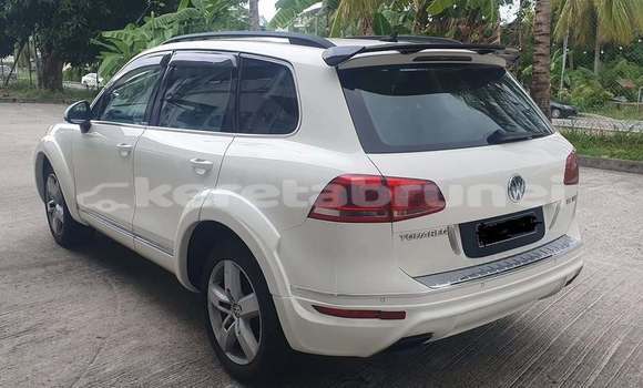 Buy Used Volkswagen Touareg White Car in Bandar Seri Begawan in Brunei-Muara Buy Used Volkswagen Touareg White Car in Bandar Seri Begawan in Brunei-Muara