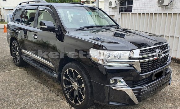Buy Used Toyota Land Cruiser Prado Black Car in Bandar Seri Begawan in Brunei-Muara Buy Used Toyota Land Cruiser Prado Black Car in Bandar Seri Begawan in Brunei-Muara