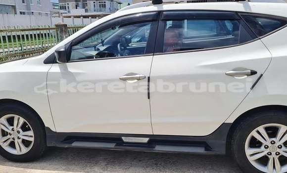 Buy Used Hyundai Tucson White Car in Bandar Seri Begawan in Brunei-Muara Buy Used Hyundai Tucson White Car in Bandar Seri Begawan in Brunei-Muara