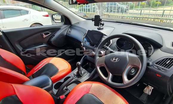 Buy Used Hyundai Tucson White Car in Bandar Seri Begawan in Brunei-Muara Buy Used Hyundai Tucson White Car in Bandar Seri Begawan in Brunei-Muara