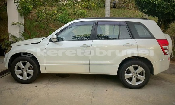 Buy Used Suzuki Vitara White Car in Bandar Seri Begawan in Brunei-Muara Buy Used Suzuki Vitara White Car in Bandar Seri Begawan in Brunei-Muara