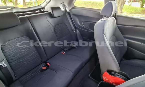 Buy Used Kia Rio White Car in Bandar Seri Begawan in Brunei-Muara Buy Used Kia Rio White Car in Bandar Seri Begawan in Brunei-Muara