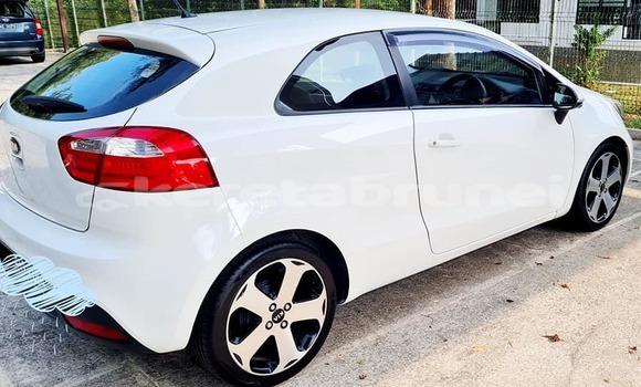 Buy Used Kia Rio White Car in Bandar Seri Begawan in Brunei-Muara Buy Used Kia Rio White Car in Bandar Seri Begawan in Brunei-Muara