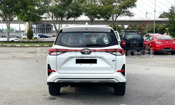 Buy Used Toyota Avanza White Car in Bandar Seri Begawan in Brunei-Muara Buy Used Toyota Avanza White Car in Bandar Seri Begawan in Brunei-Muara
