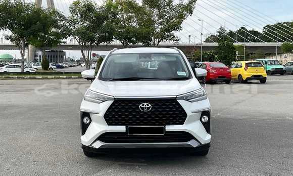 Buy Used Toyota Avanza White Car in Bandar Seri Begawan in Brunei-Muara Buy Used Toyota Avanza White Car in Bandar Seri Begawan in Brunei-Muara