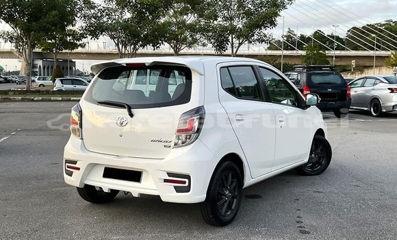 Buy Used Toyota Vigo White Car in Bandar Seri Begawan in Brunei-Muara Buy Used Toyota Vigo White Car in Bandar Seri Begawan in Brunei-Muara