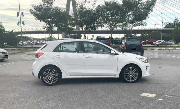 Buy Used Kia Rio White Car in Bandar Seri Begawan in Brunei-Muara Buy Used Kia Rio White Car in Bandar Seri Begawan in Brunei-Muara