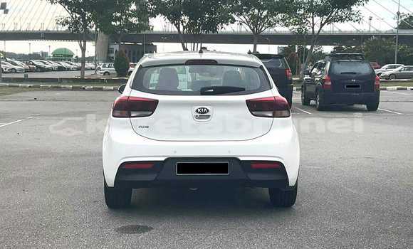 Buy Used Kia Rio White Car in Bandar Seri Begawan in Brunei-Muara Buy Used Kia Rio White Car in Bandar Seri Begawan in Brunei-Muara