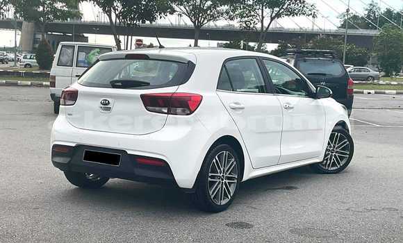 Buy Used Kia Rio White Car in Bandar Seri Begawan in Brunei-Muara Buy Used Kia Rio White Car in Bandar Seri Begawan in Brunei-Muara