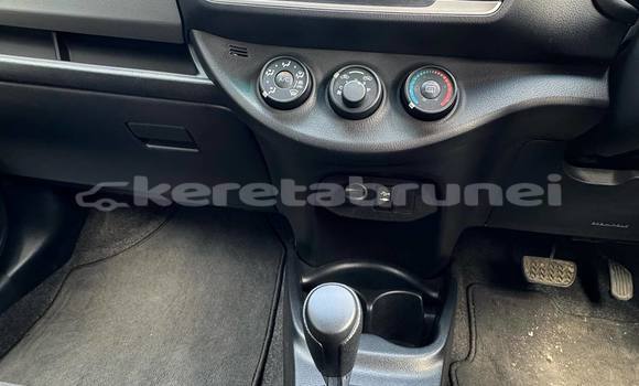 Buy Used Toyota Yaris Blue Car in Bandar Seri Begawan in Brunei-Muara Buy Used Toyota Yaris Blue Car in Bandar Seri Begawan in Brunei-Muara