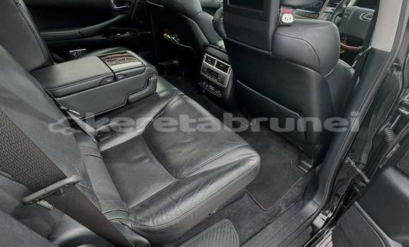Buy Used Lexus LX 570 Black Car in Bandar Seri Begawan in Brunei-Muara Buy Used Lexus LX 570 Black Car in Bandar Seri Begawan in Brunei-Muara