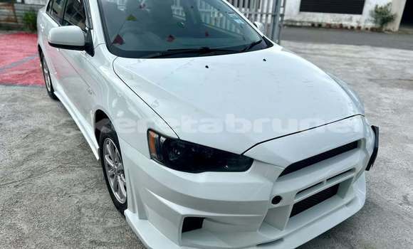 Buy Used Mitsubishi Lancer White Car in Bandar Seri Begawan in Brunei-Muara Buy Used Mitsubishi Lancer White Car in Bandar Seri Begawan in Brunei-Muara