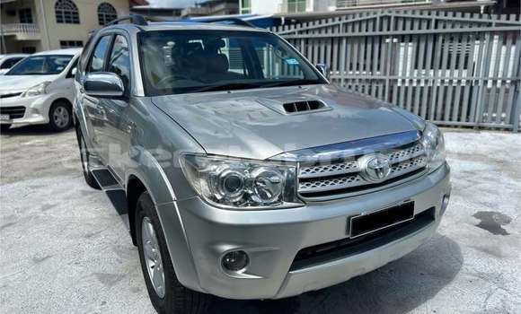 Buy Used Toyota Fortuner White Car in Bandar Seri Begawan in Brunei-Muara Buy Used Toyota Fortuner White Car in Bandar Seri Begawan in Brunei-Muara