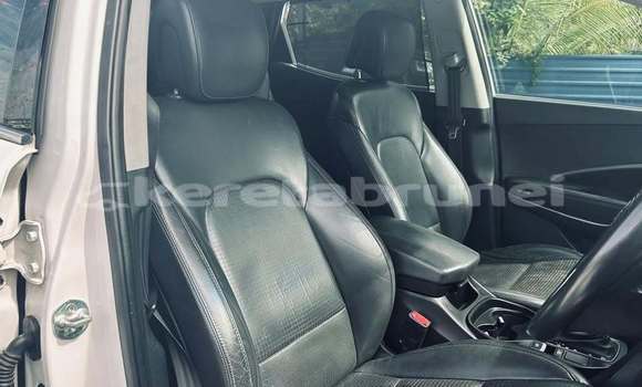 Buy Used Hyundai Santa Fe White Car in Bandar Seri Begawan in Brunei-Muara Buy Used Hyundai Santa Fe White Car in Bandar Seri Begawan in Brunei-Muara